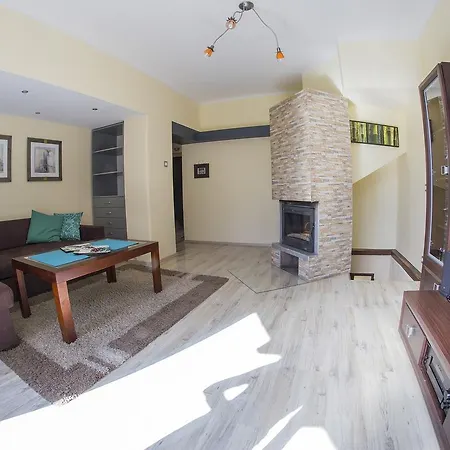 Apartament W Centrum Z Ogrodem 公寓 别尔斯克-比亚拉