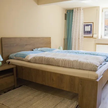 Apartament W Centrum Z Ogrodem 公寓 别尔斯克-比亚拉